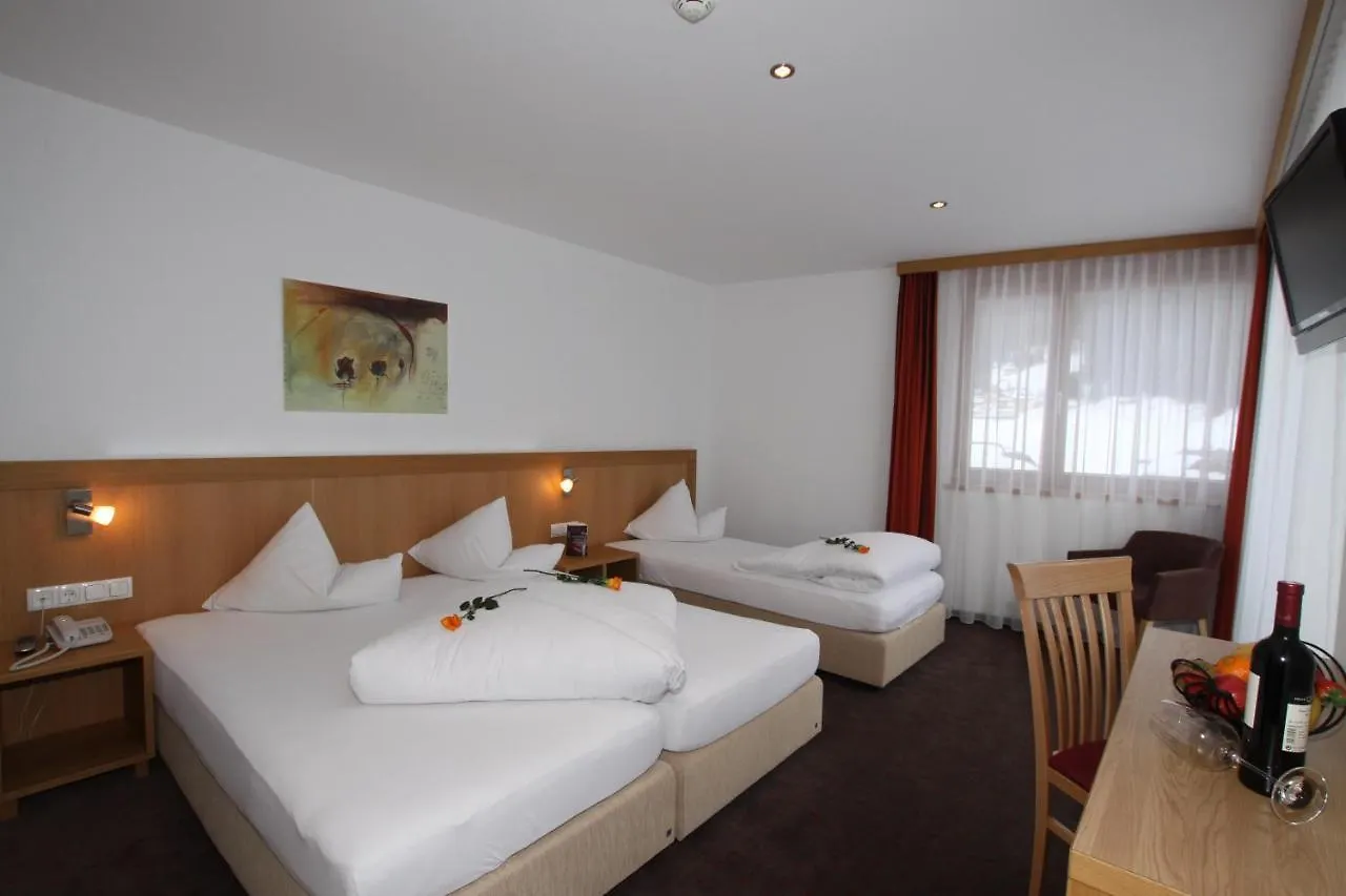 Hotel Garni Panorama Ischgl 3*,